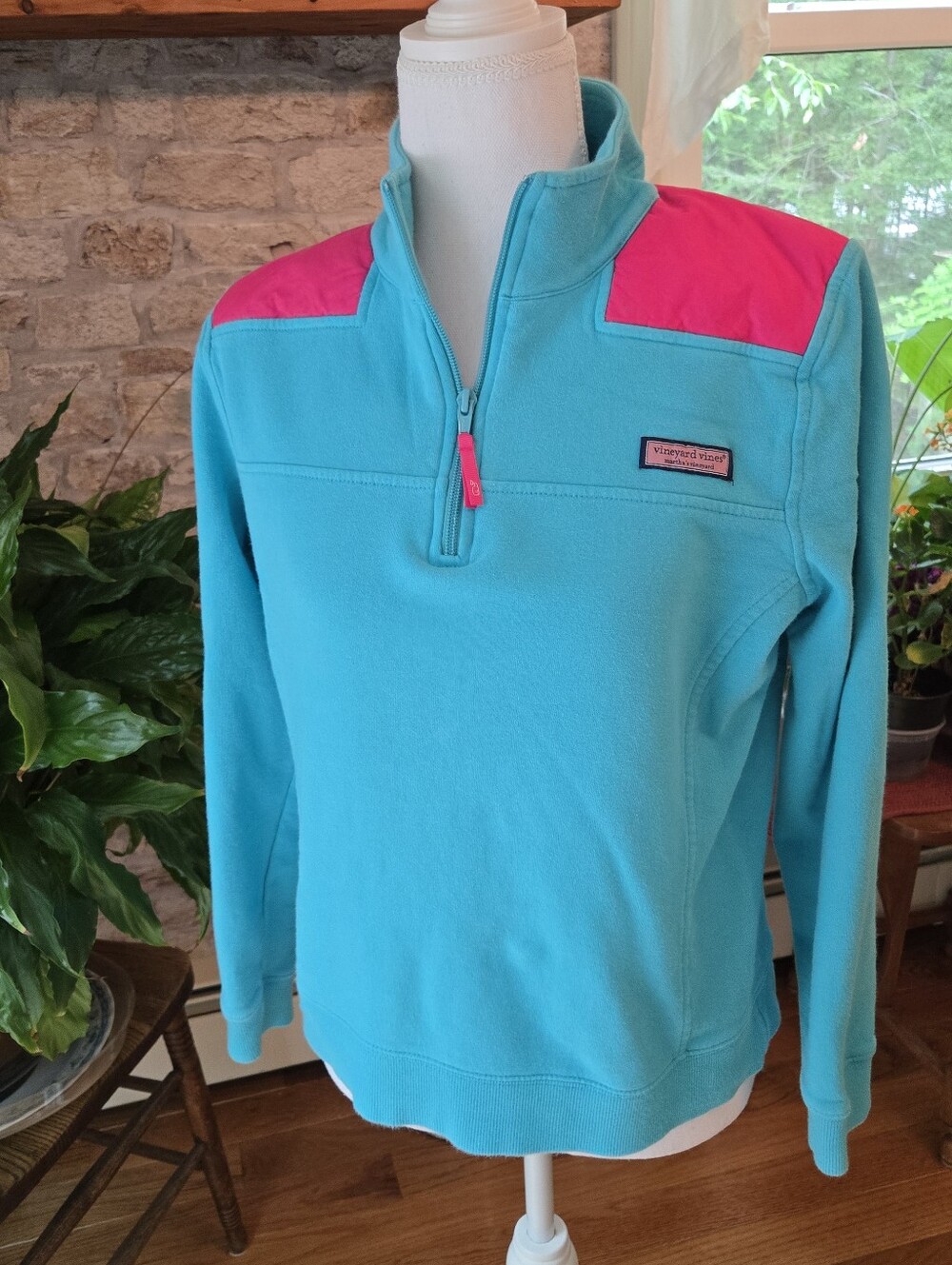 Vineyard Vines Womens XS Teal Pullover with Hot Pink Shoulder Panels